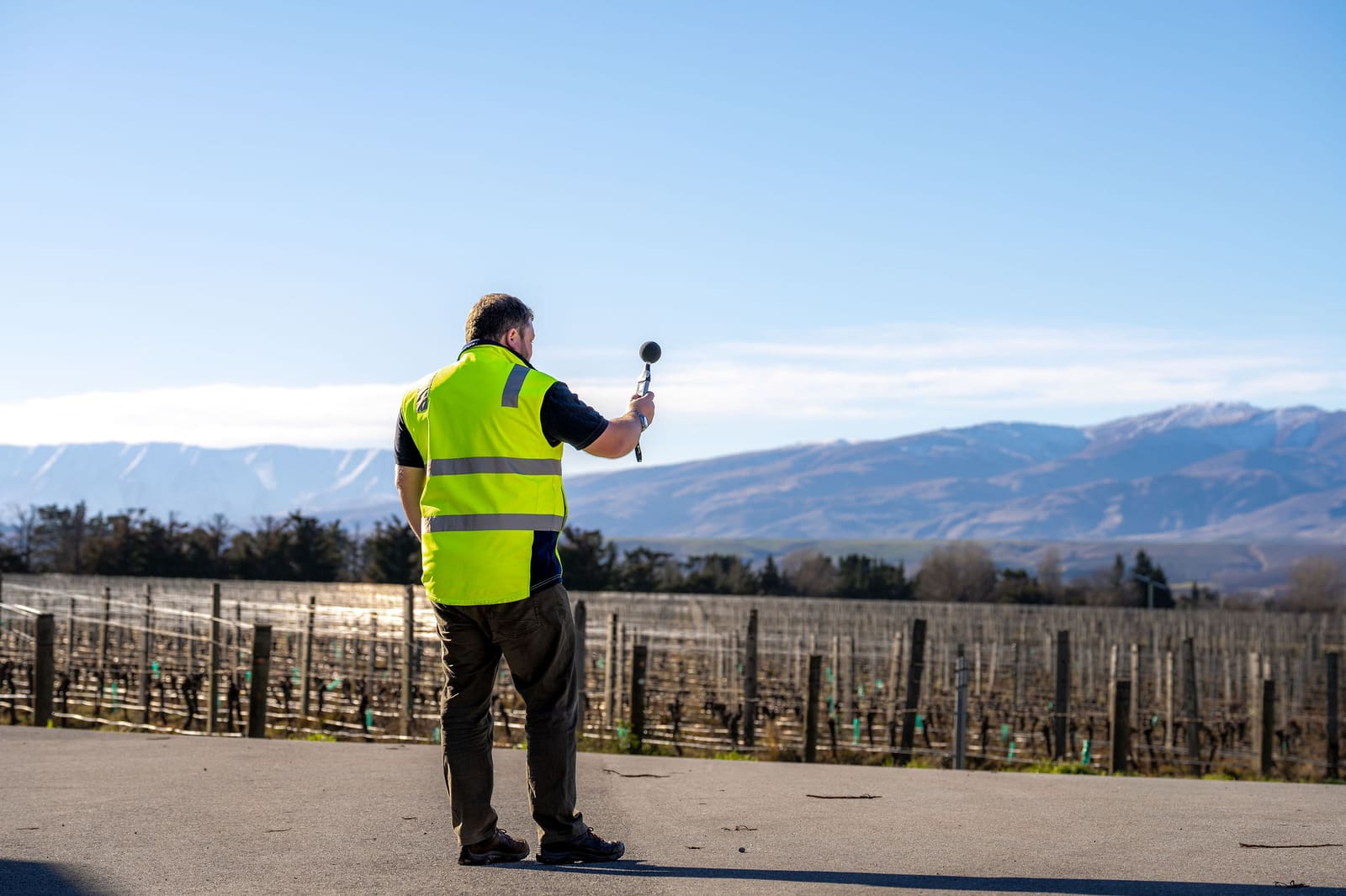 Occupational hygienist using a direct-reading detector in the field